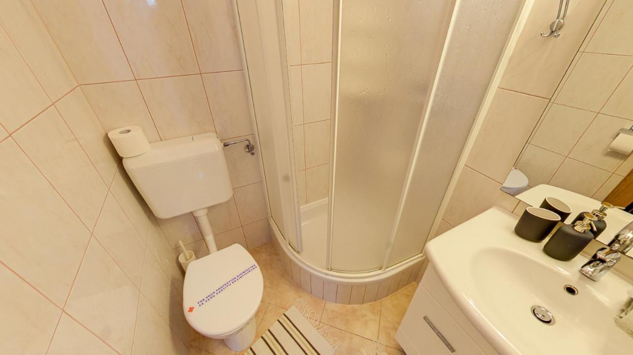 Apartmani Nena Povljana Exterior photo