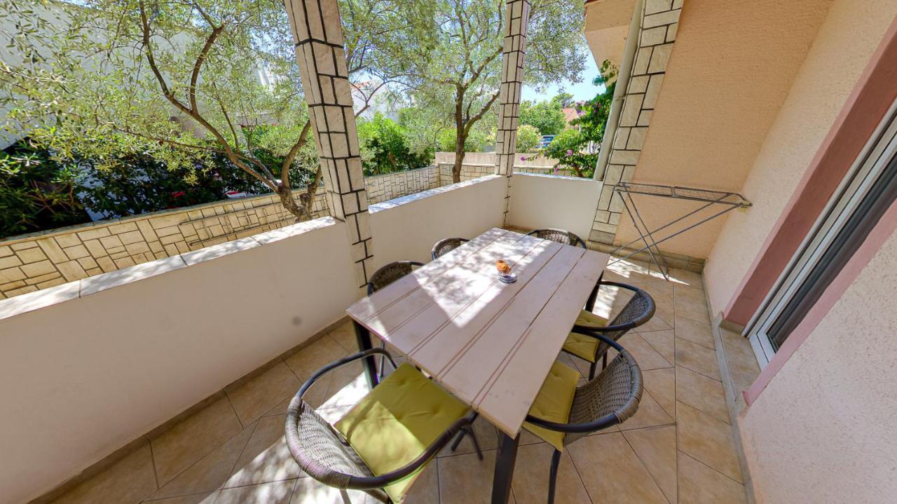 Apartmani Nena Povljana Exterior photo