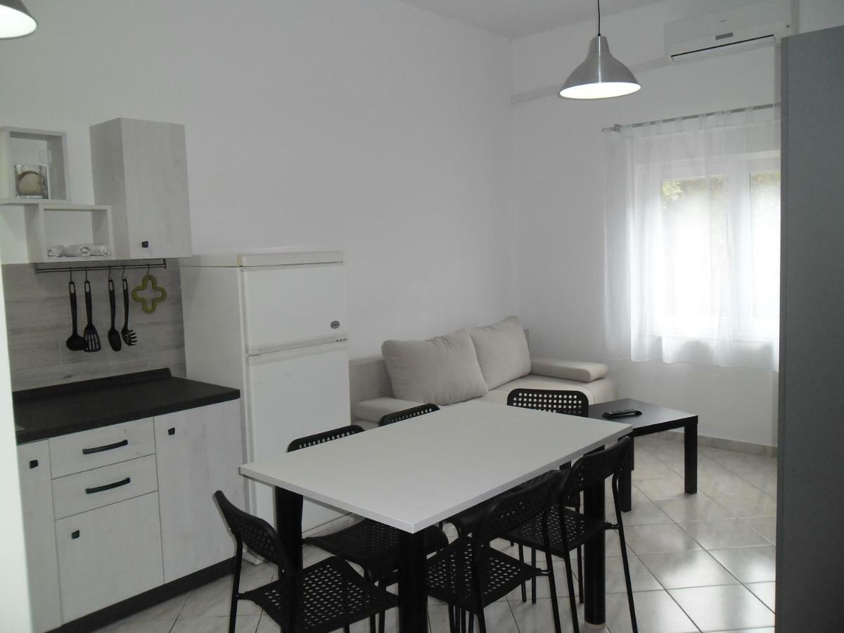 Apartmani Nena Povljana Exterior photo